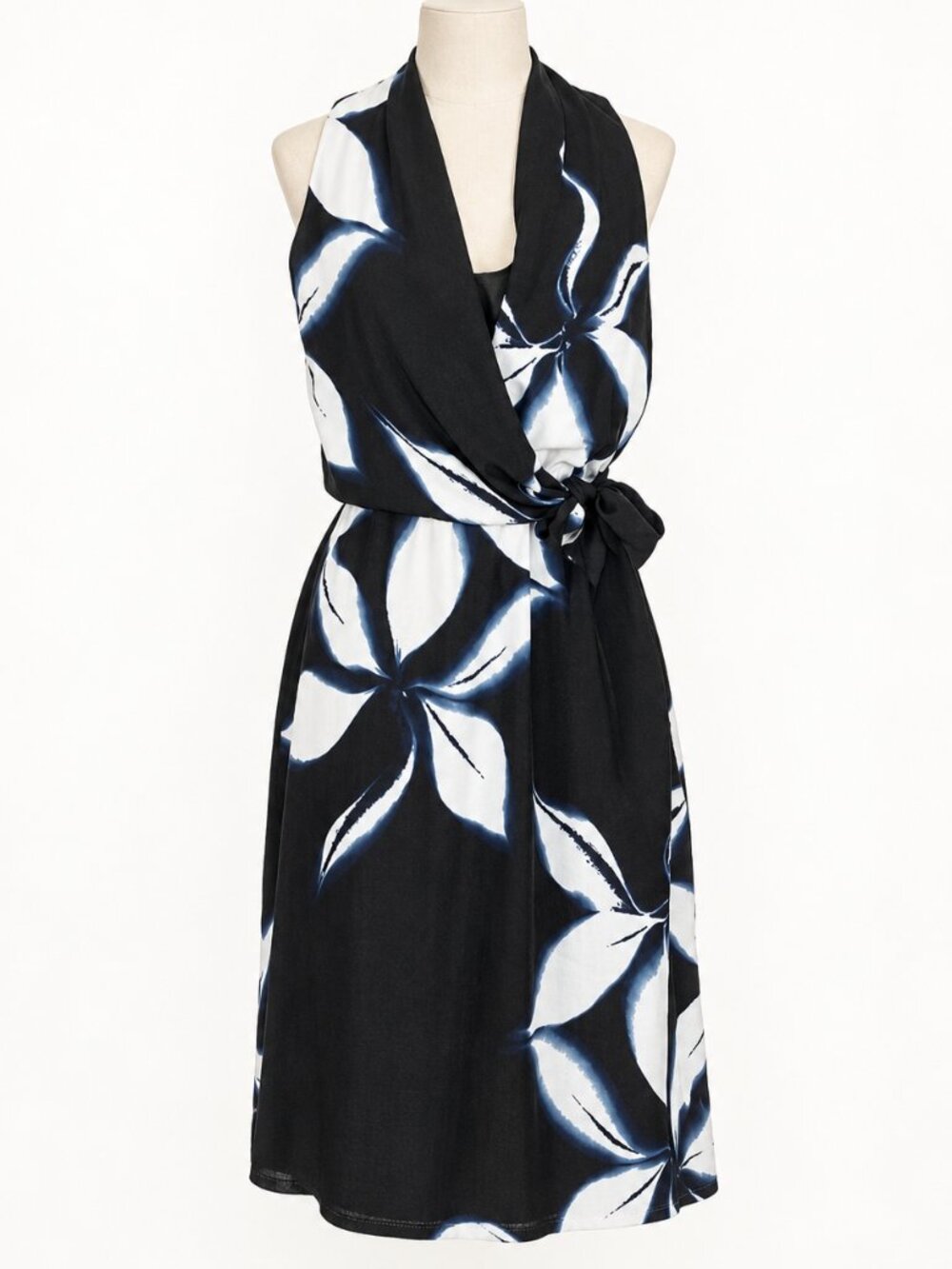 T Tahari Black and White Plunge Sheath Midi Dress